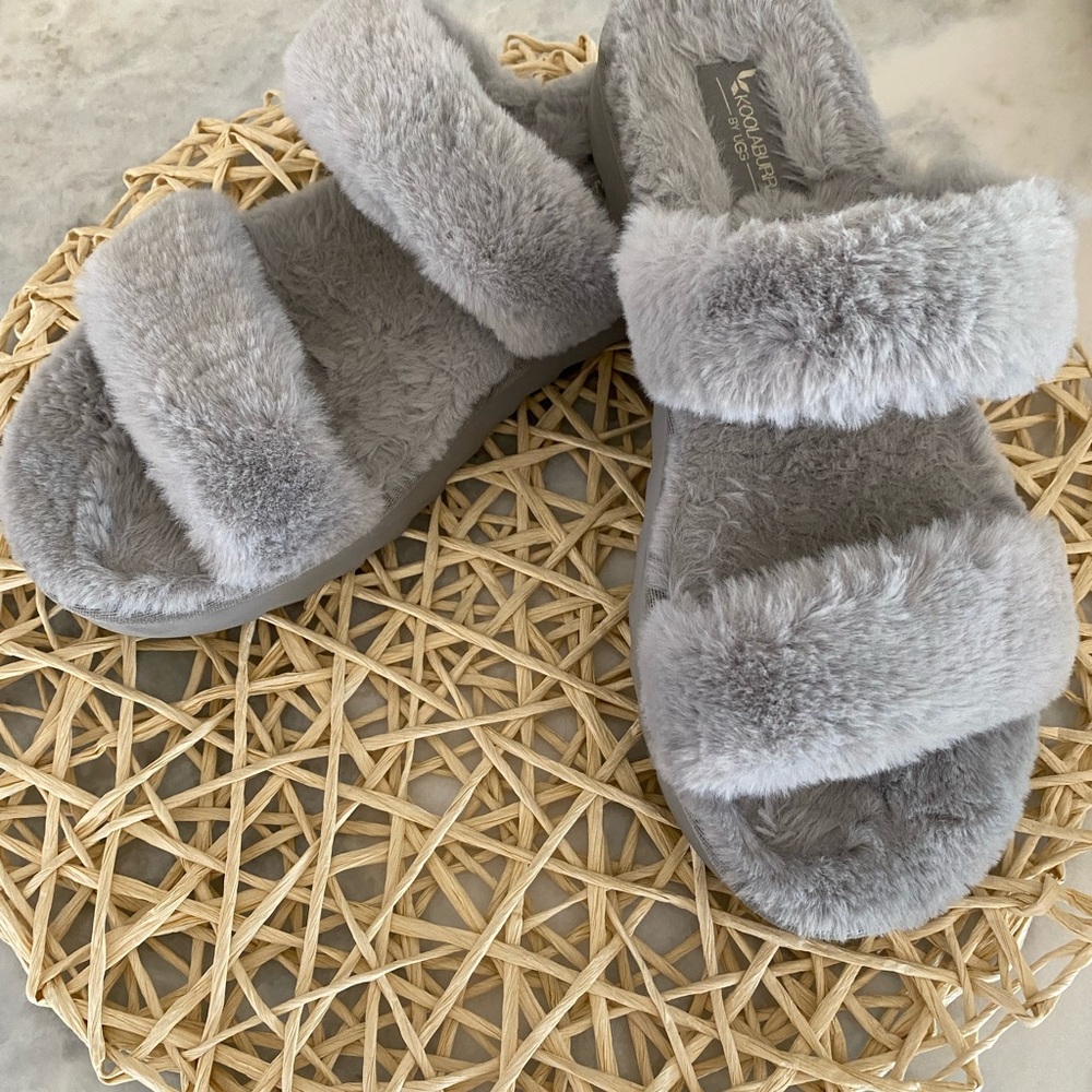 Uggs kookaburra grey fur wedge sandals size 9